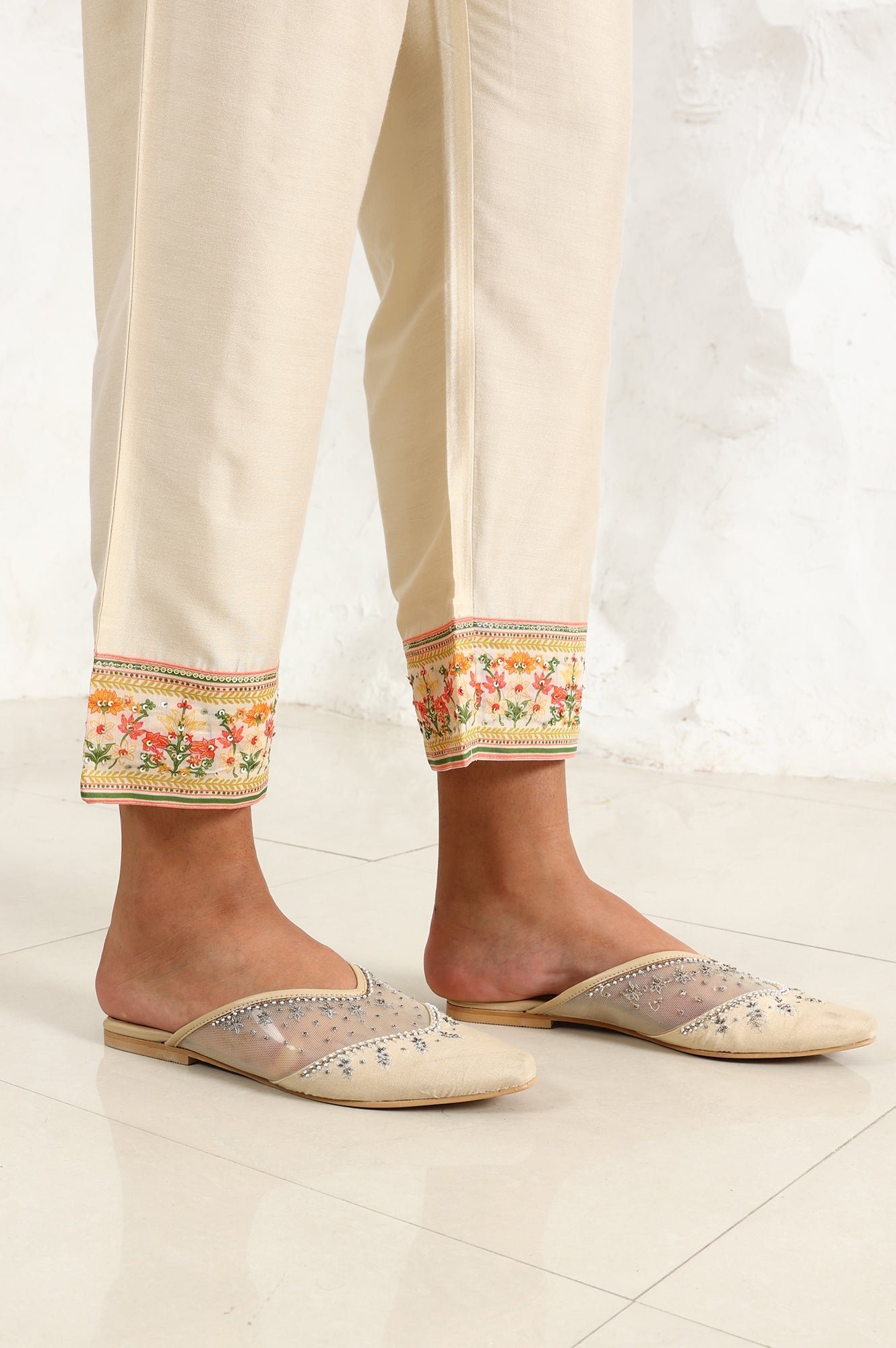 24AUWS11413-122913_10_57c5c4df-d141-497d-aaf0-ee21f3d2d5da